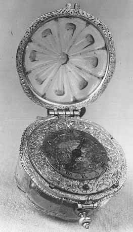 Montre ronde polylobée, image 8/8