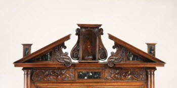 Armoire à deux corps et à décor de plaques de marbre, image 8/11