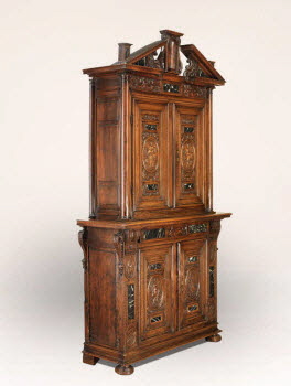 Armoire à deux corps et à décor de plaques de marbre, image 9/11