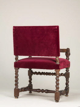 Fauteuil à décor de têtes de femmes, image 3/9