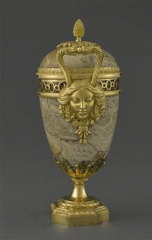 Paire d'urnes ou brûle-parfum (?), avec SN 913 2, image 2/8