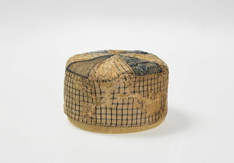 bonnet, image 2/2