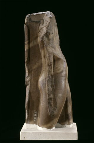 statue, image 4/15