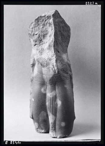 statue, image 11/15
