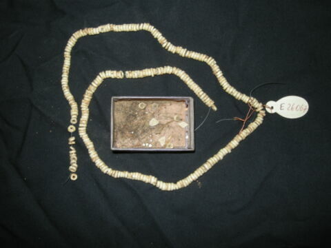 collier ; perle