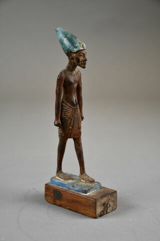 statuette, image 2/5