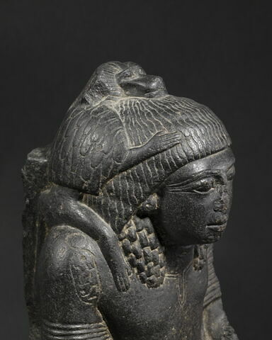 statue, image 5/5