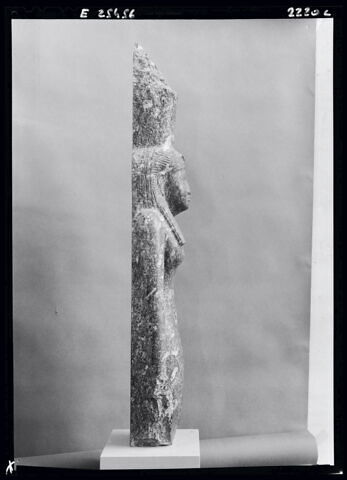 statue, image 7/8