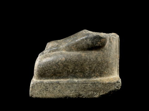 statue, image 5/8