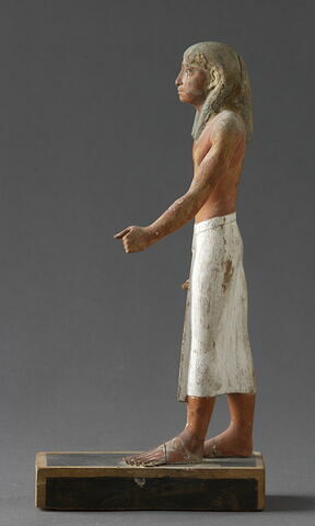 statue, image 2/5