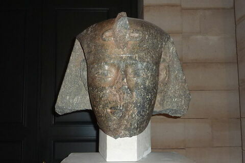 statue colossale, image 2/7