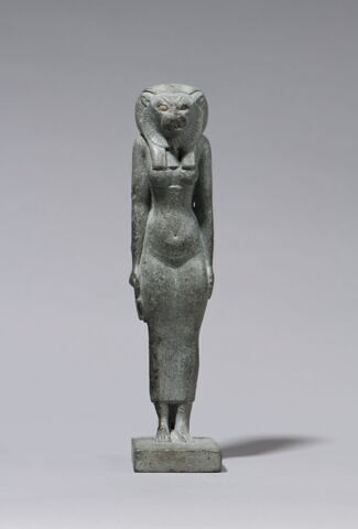 statuette