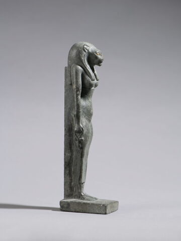 statuette, image 2/9
