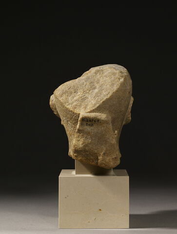 statue, image 3/7