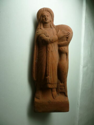 figurine de femme au tambourin, image 2/4