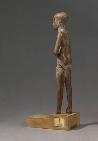 statue, image 6/8