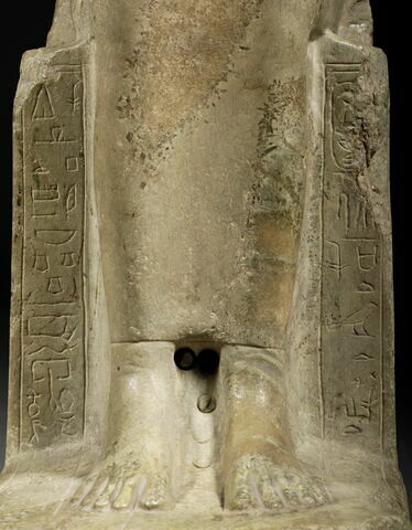 statue, image 2/8