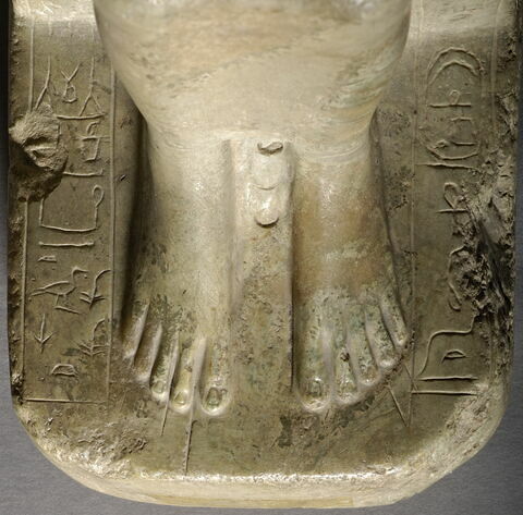 statue, image 3/8