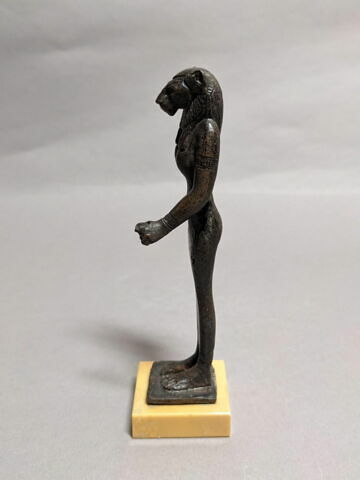 figurine, image 2/4