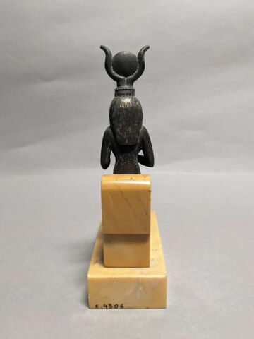 figurine d'Isis allaitant, image 5/5