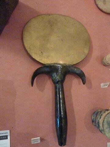 miroir en disque aplati ; miroir à manche papyriforme, image 2/3