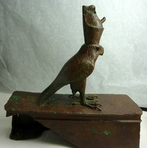 cercueil de faucon ; figurine