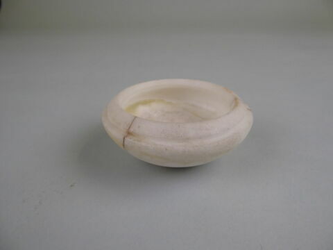 coupelle à lèvre surélevée, image 3/4