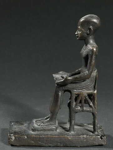 figurine, image 2/3