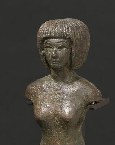 statue, image 9/18
