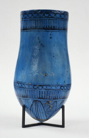 vase ; situle à fond floral, image 4/11