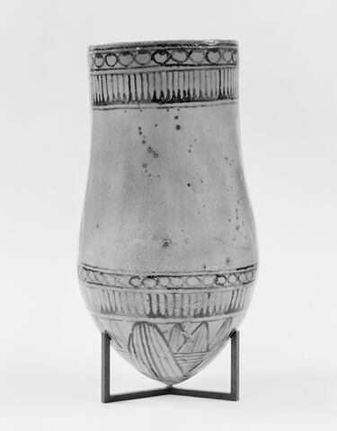 vase ; situle à fond floral, image 8/11