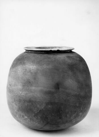 pot, image 3/3