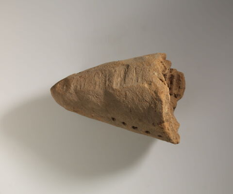 bouchon de jarre conique ; empreinte de sceau, image 2/3