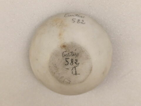 coupelle à lèvre surélevée ; vase miniature, image 3/4