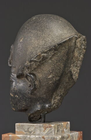 statue, image 5/7