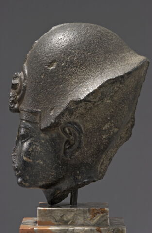 statue, image 6/7