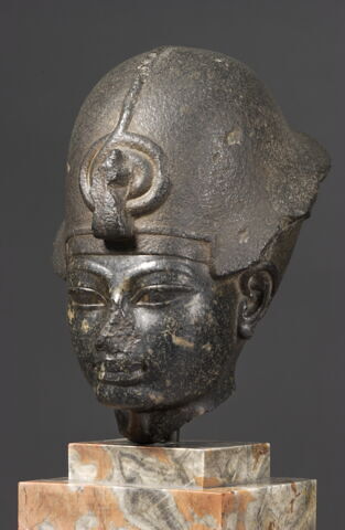 statue, image 7/7