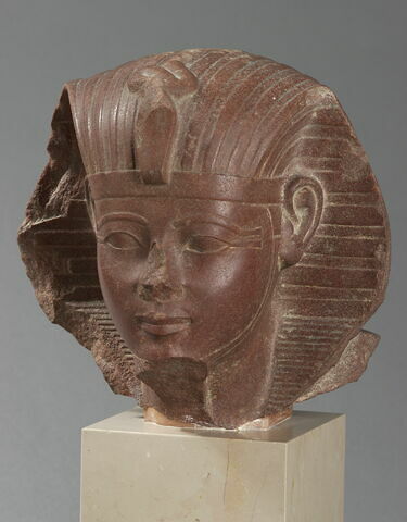 statue, image 12/15