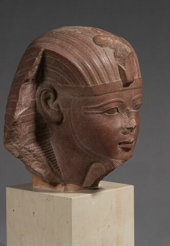 statue, image 10/15