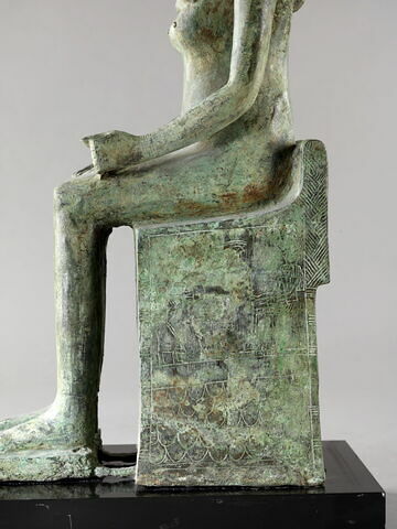 statue, image 3/9