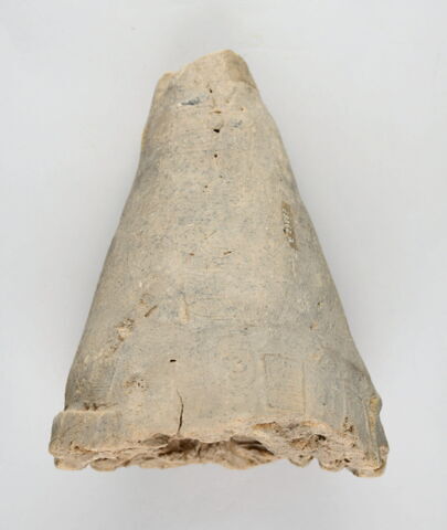 bouchon de jarre conique ; empreinte de sceau, image 5/7