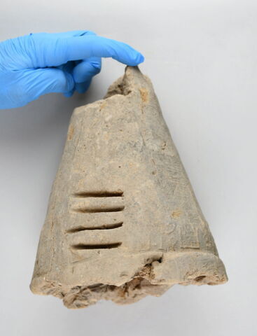 bouchon de jarre conique ; empreinte de sceau, image 6/7