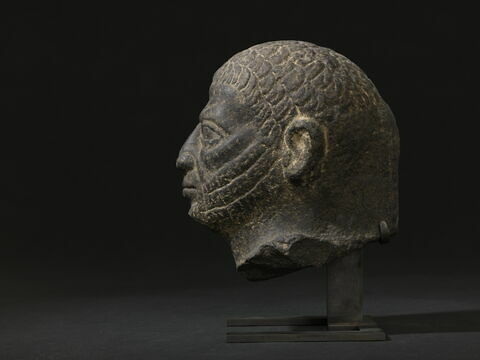 statuette, image 5/9