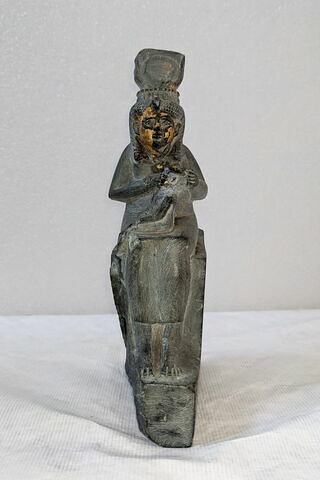 figurine d'Isis allaitant, image 2/5