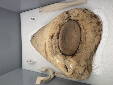 bouchon de jarre conique ; empreinte de sceau ; couvercle de vase, image 3/6