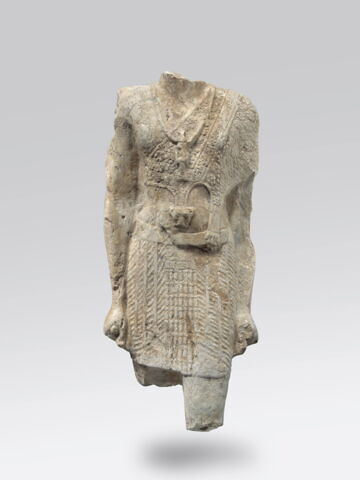 statue
