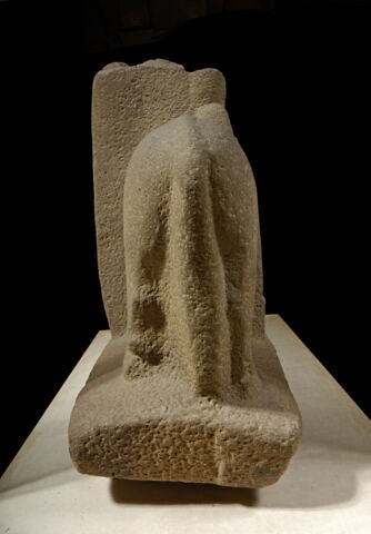 statue, image 6/8