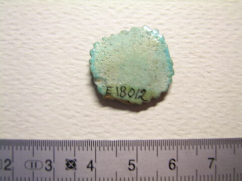perle en pastille ovale dentelée