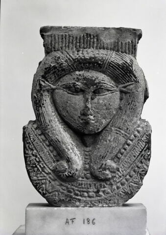sistre à naos ; sistre, image 3/3