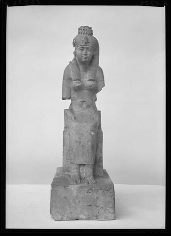 statuette, image 8/13